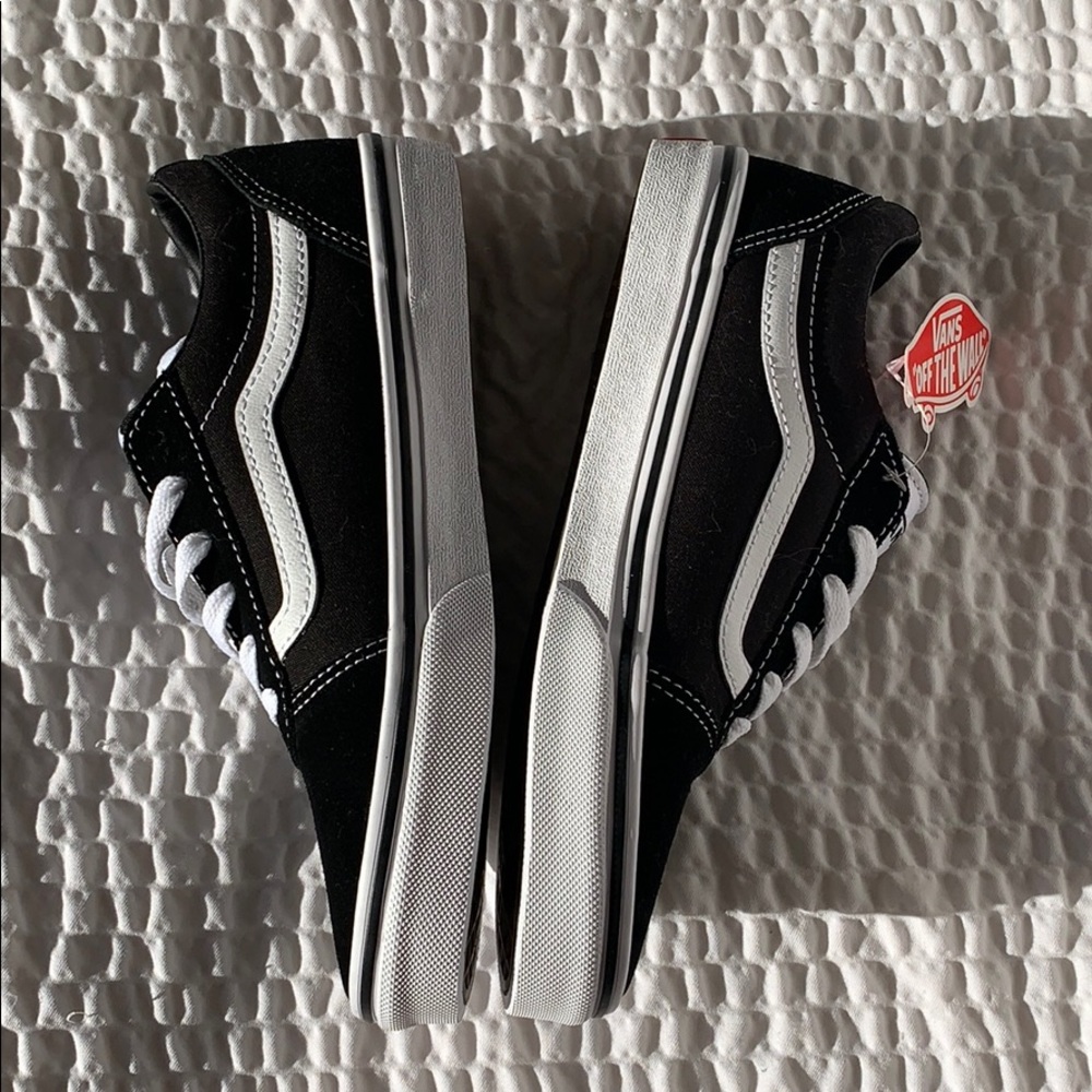 NEW ⭐️ VANS Ward Low Tops - Picture 3 of 5